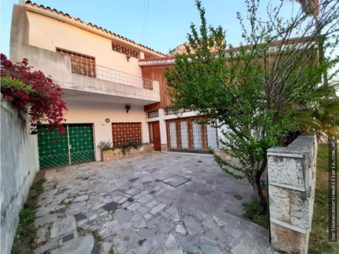 Casa Barrio Junios
