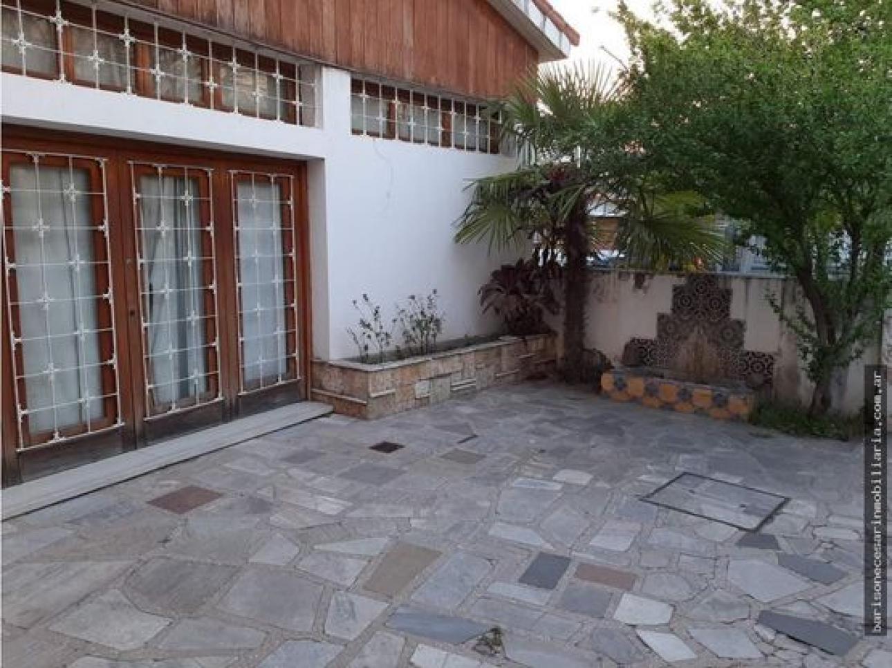 Casa Barrio Junios