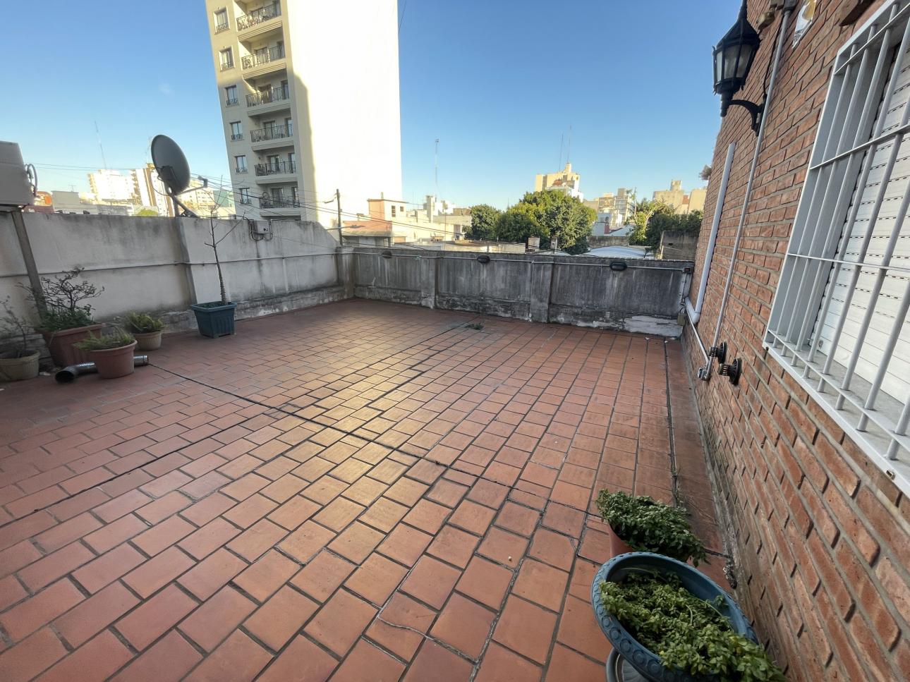 VENTA EXCELENTE AMPLIO DEPTO 3 AMBIENTES
