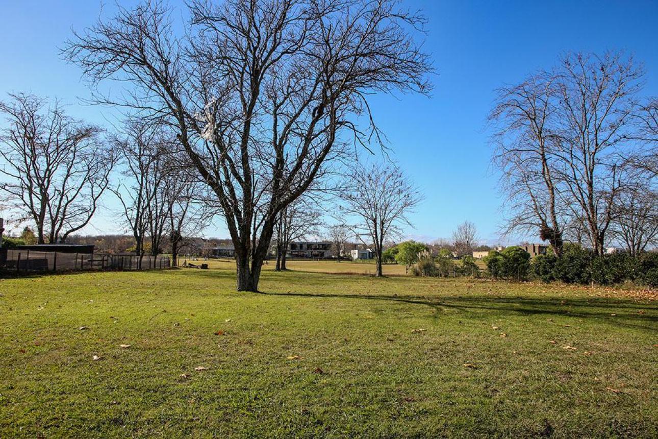 TERRENO EN ESTANCIAS DEL PILAR