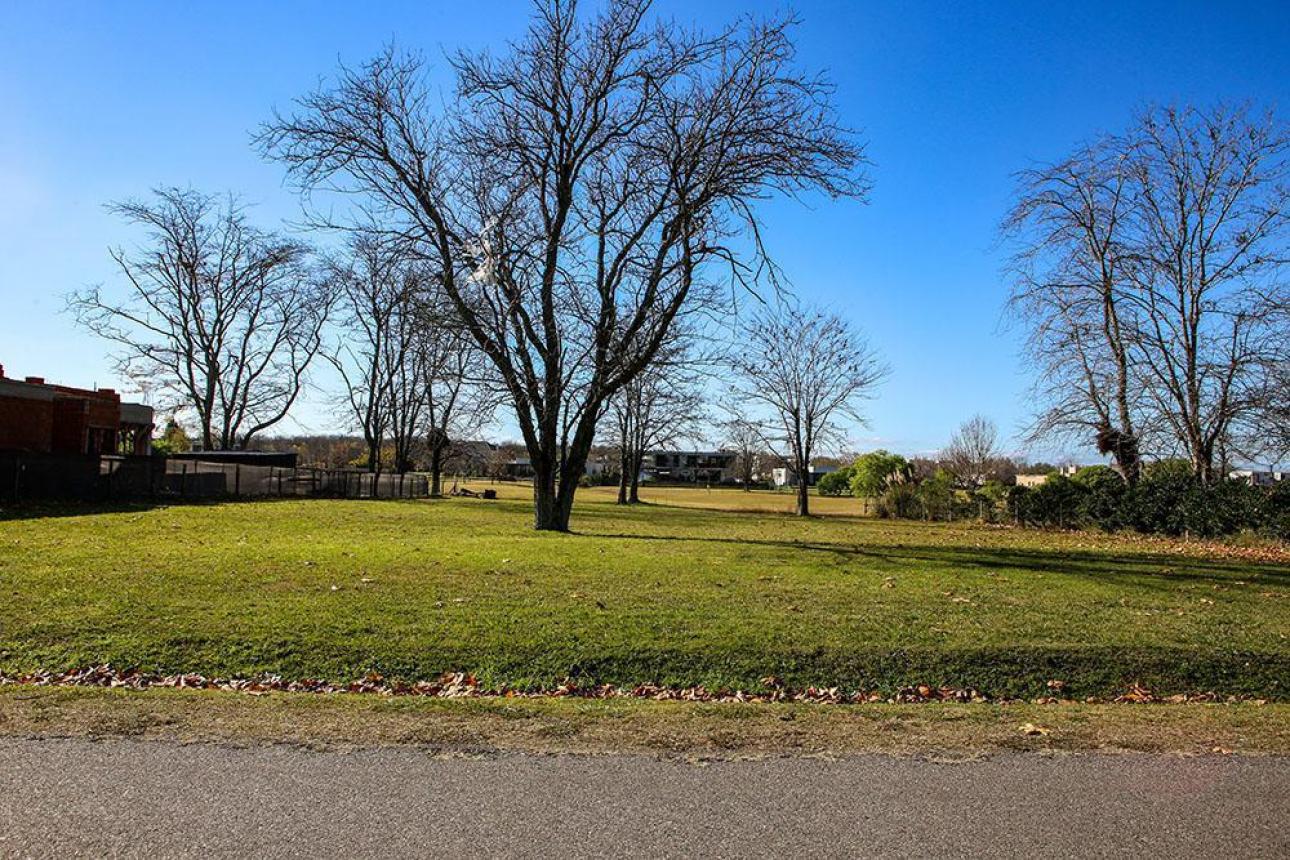 TERRENO EN ESTANCIAS DEL PILAR