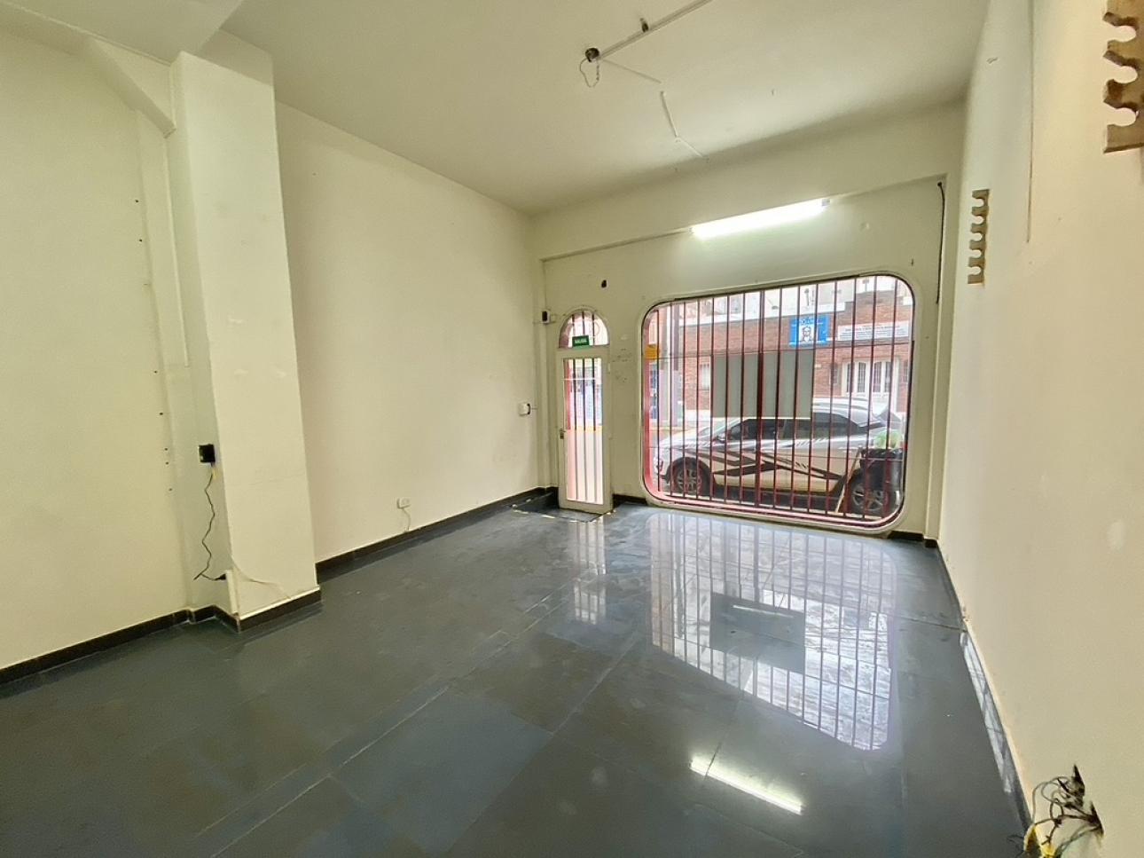 Local comercial de 25 metros