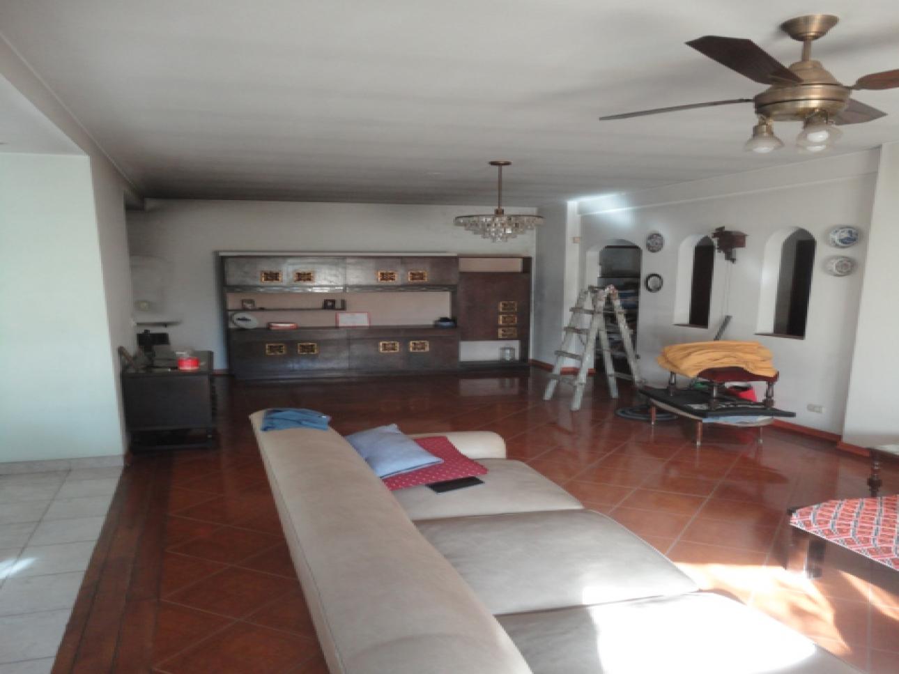 LOCAL MAS VIVIENDA DE 3 AMBIENTES GIGANTES CON TERRAZA