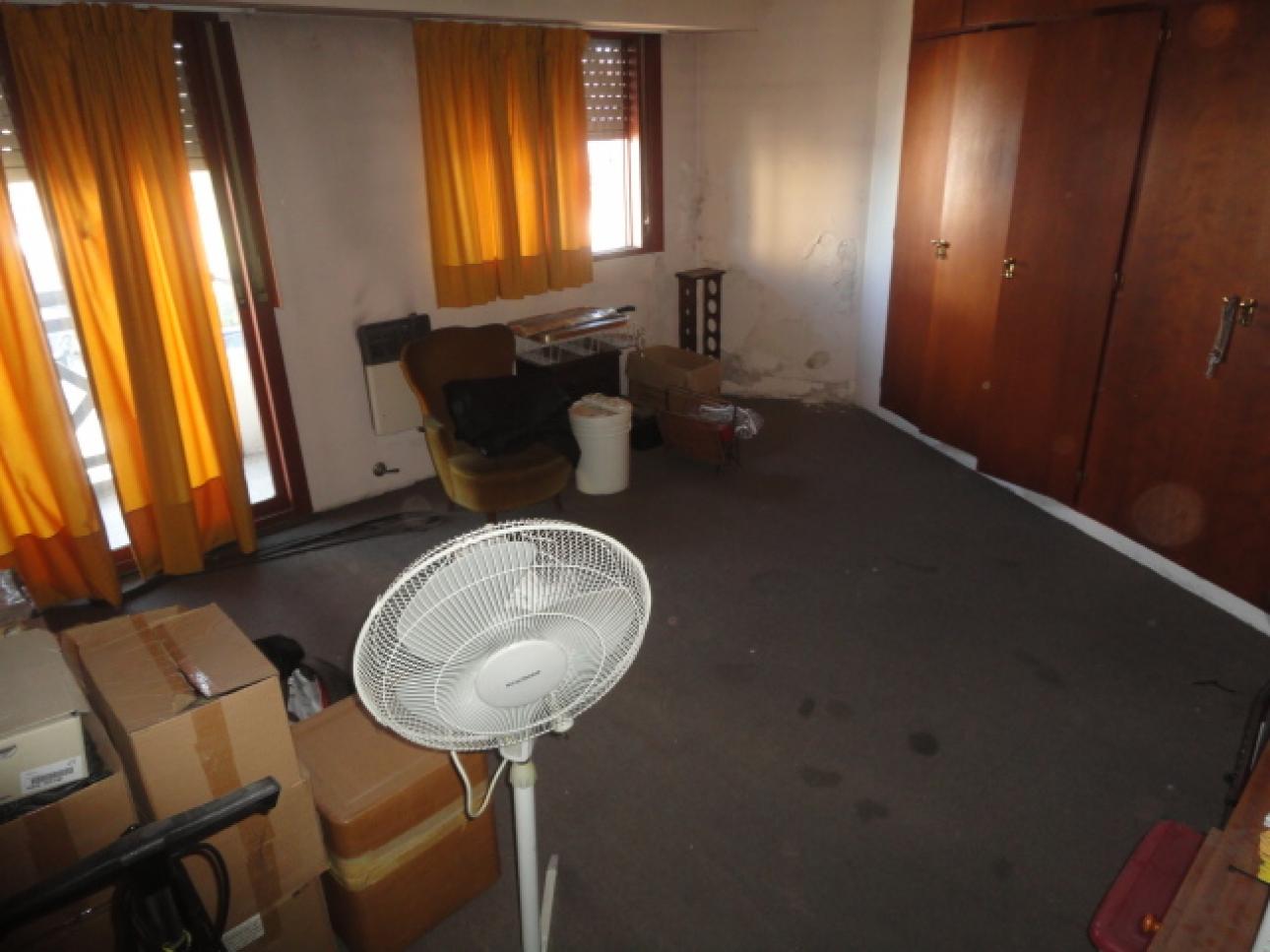 LOCAL MAS VIVIENDA DE 3 AMBIENTES GIGANTES CON TERRAZA