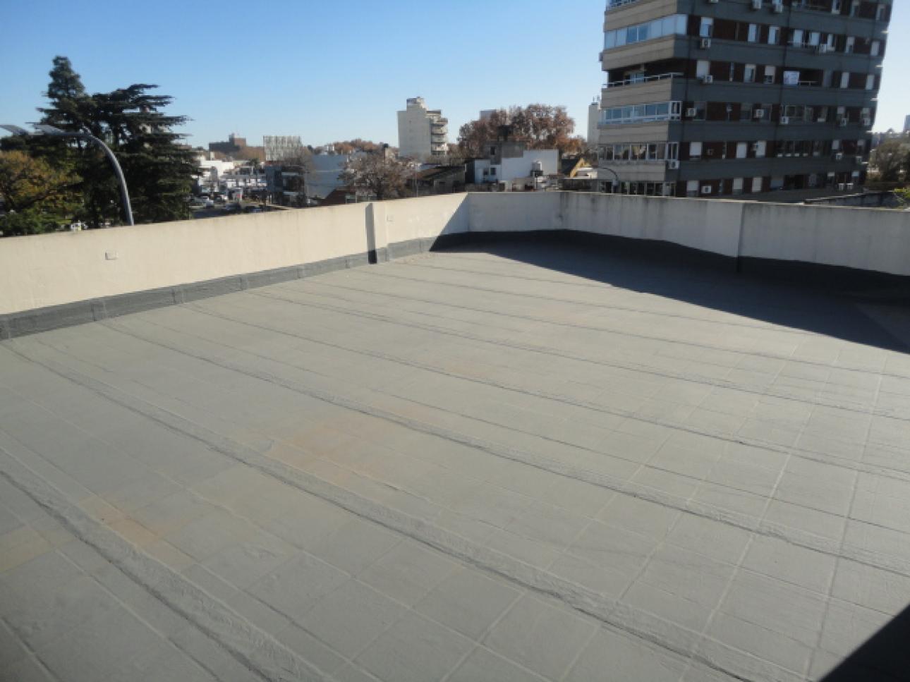 LOCAL MAS VIVIENDA DE 3 AMBIENTES GIGANTES CON TERRAZA