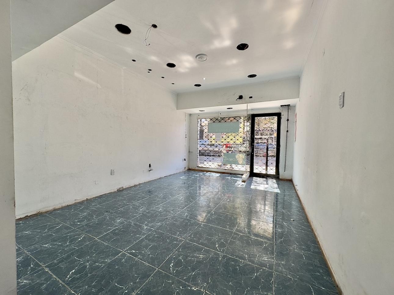Local comercial de 25 metros