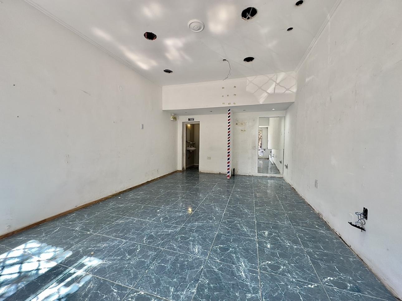 Local comercial de 25 metros