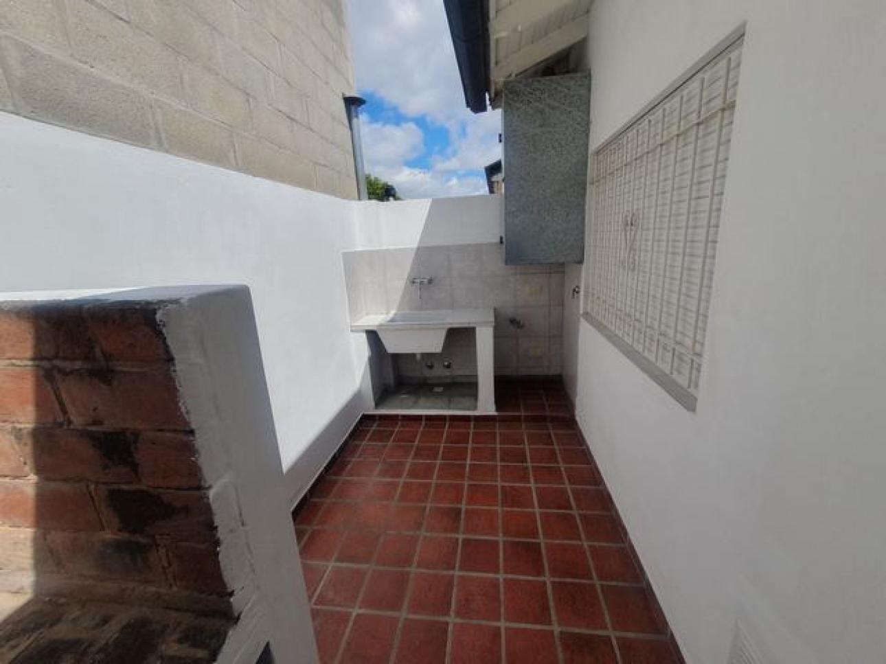 DEPARTAMENTO 3 AMB CON PATIO VILLA LIBERTAD