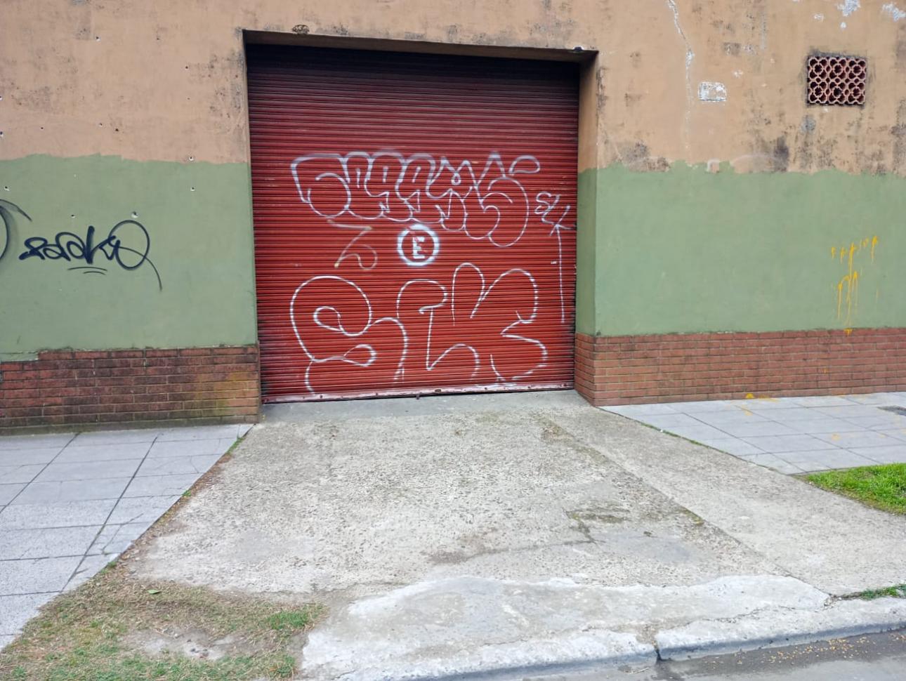 GALPON CON ENTREPISO (ACEPTA DPTO COMO PARTE DE PAGO)