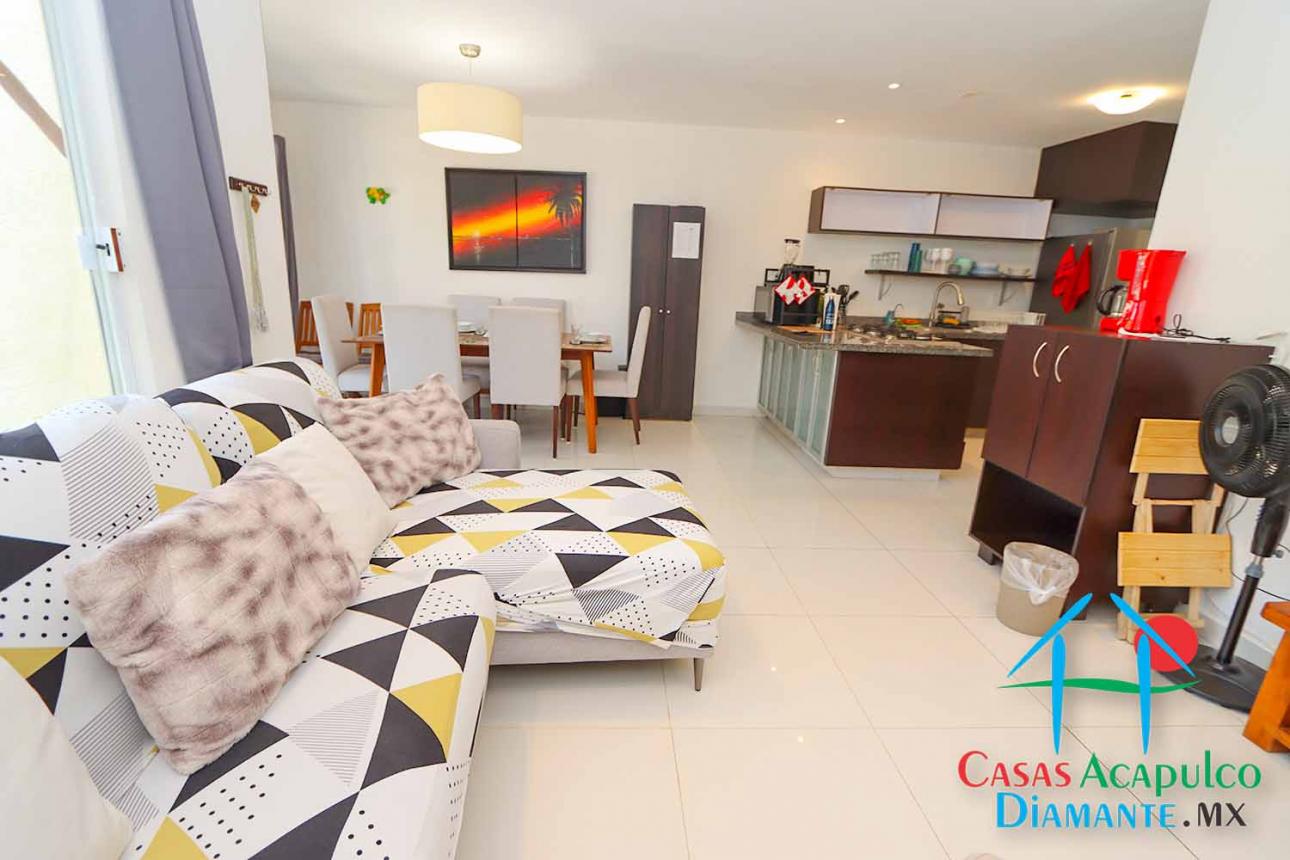 Casa con roof garden y jacuzzi