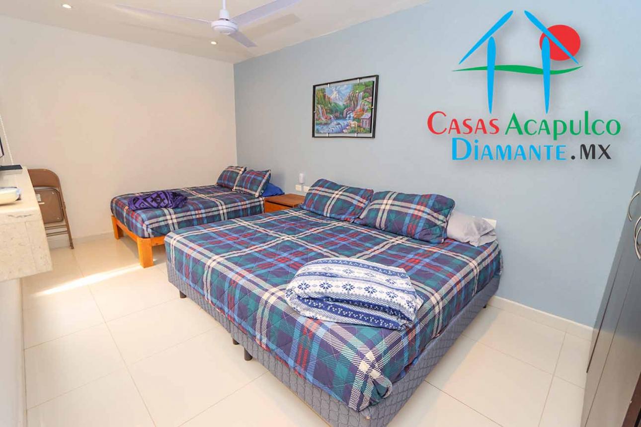 Casa con roof garden y jacuzzi