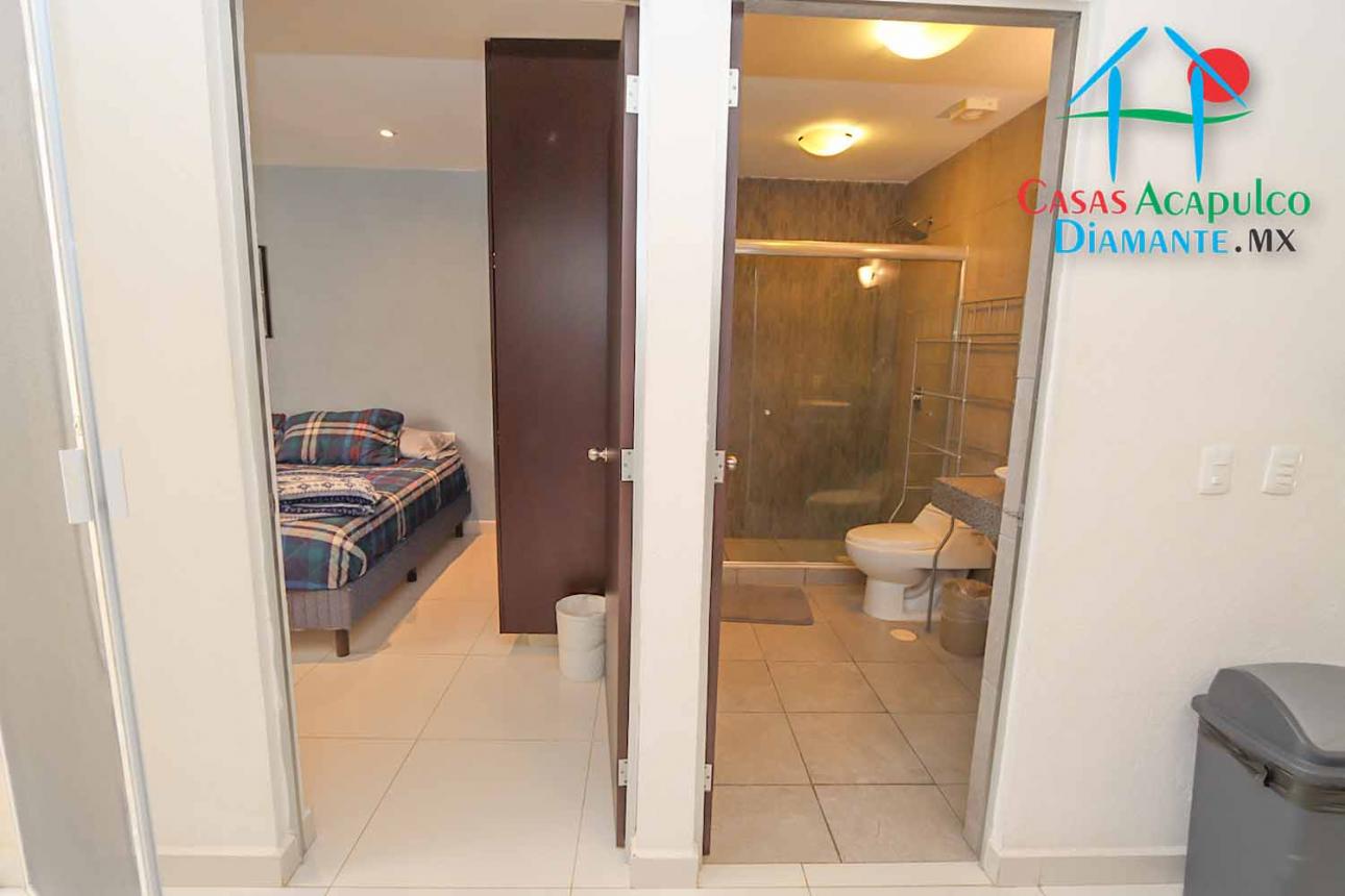 Casa con roof garden y jacuzzi