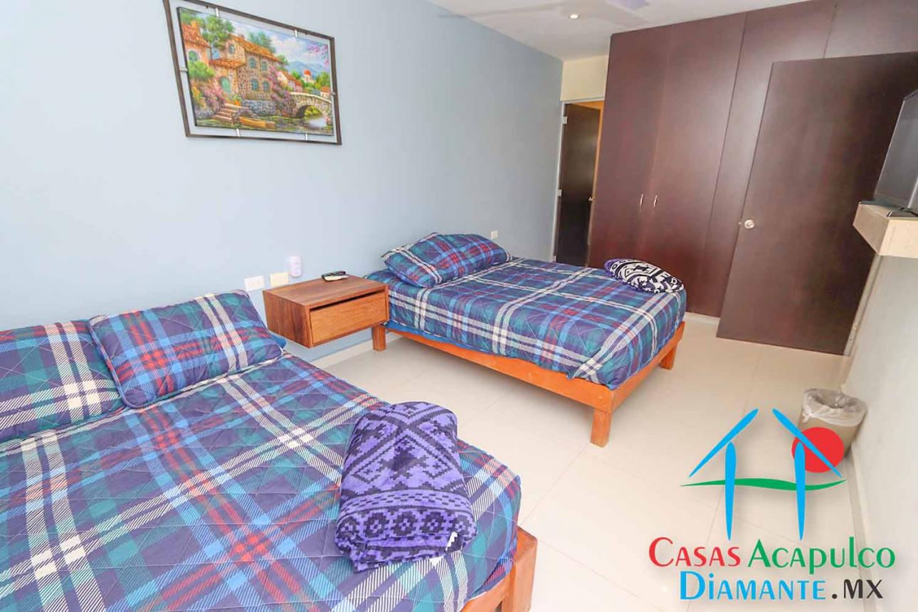 Casa con roof garden y jacuzzi
