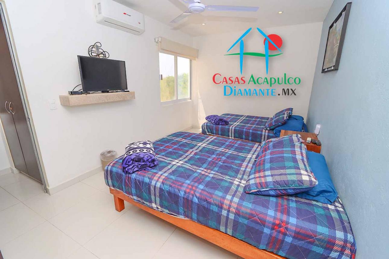 Casa con roof garden y jacuzzi