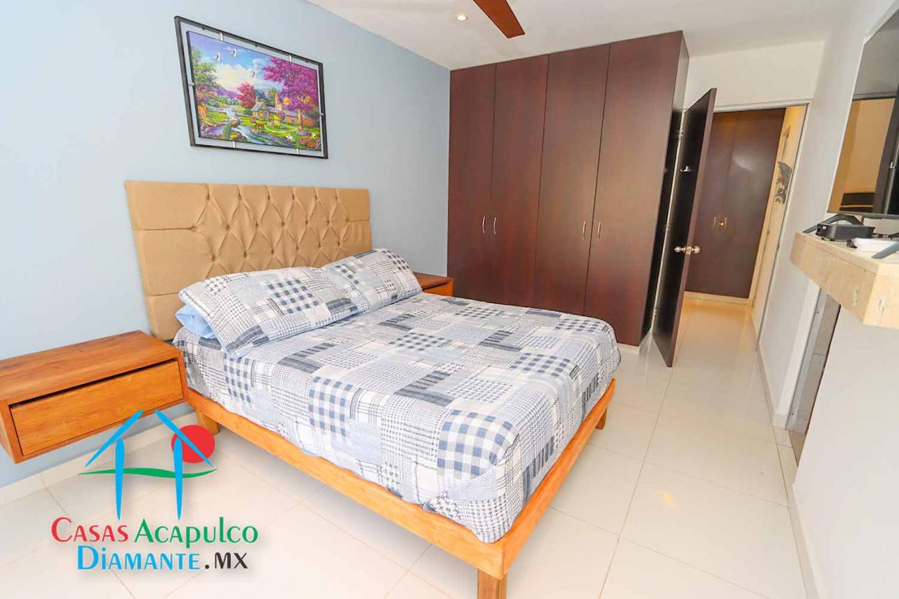 Casa con roof garden y jacuzzi