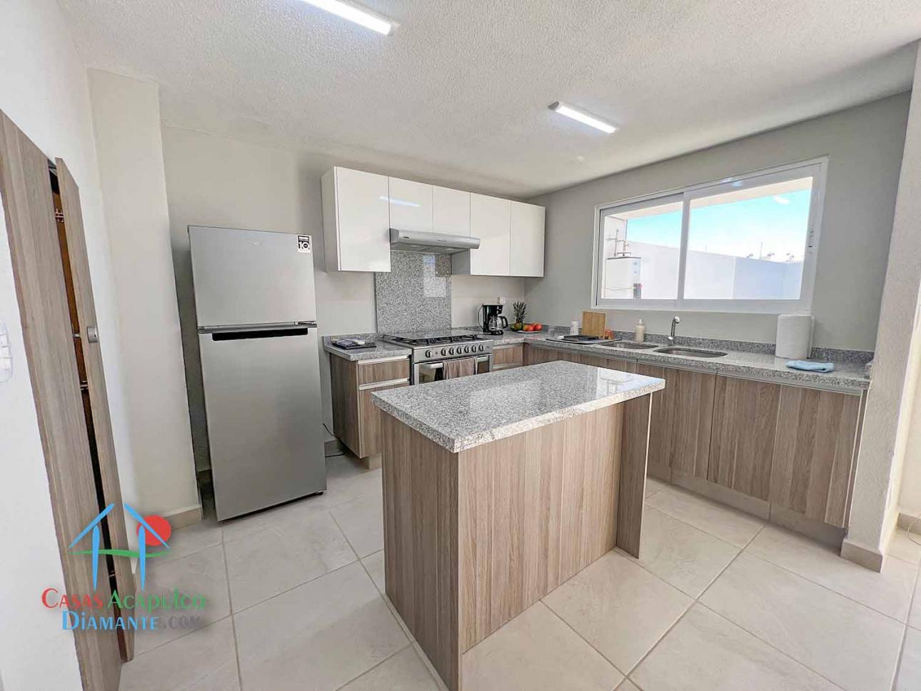 Casa en renta. Incluye mantenimiento. Jardín privado