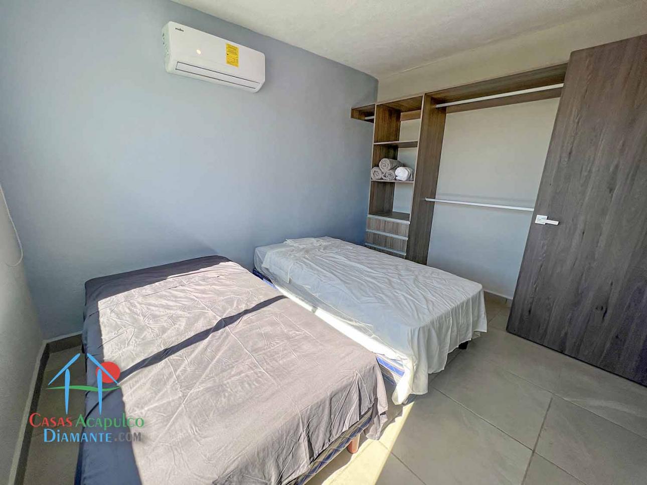 Casa en renta. Incluye mantenimiento. Jardín privado