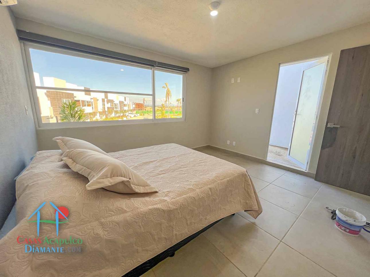 Casa en renta. Incluye mantenimiento. Jardín privado