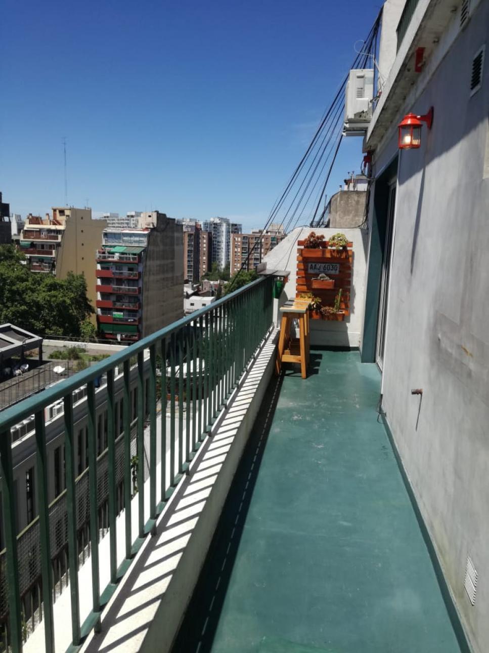 Alquiler- Monoambiente amueblado - al frente con balcón! Exc