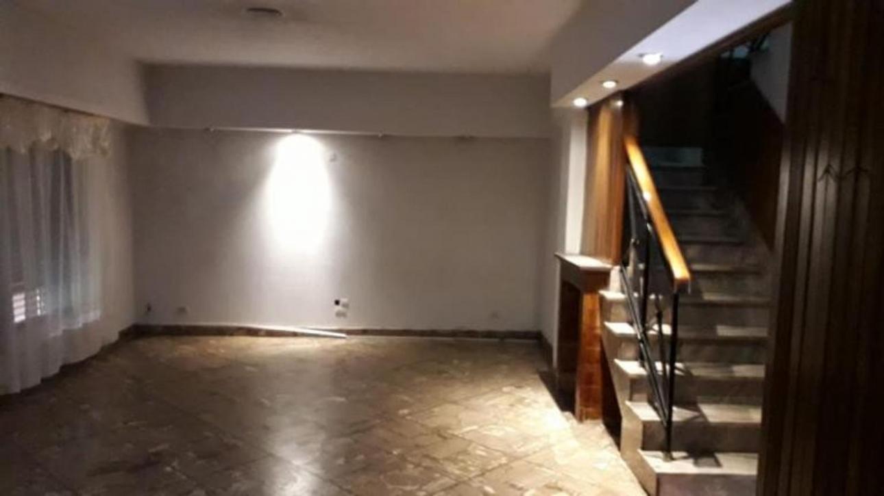 Casa 6 amb. s/2 lotes Tres de febrero