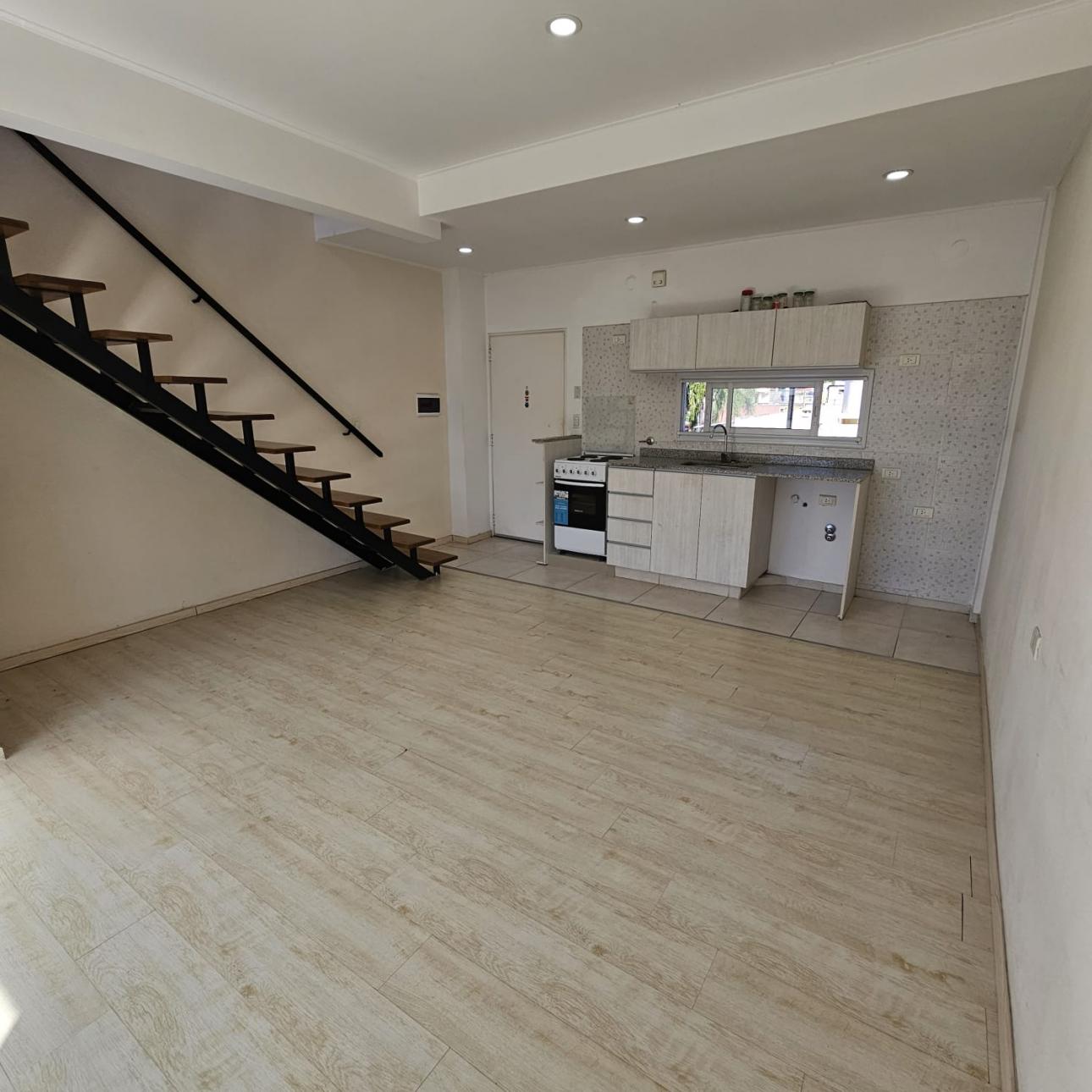 EXCELENTE DEPTO 2 AMB TIPO DUPLEX