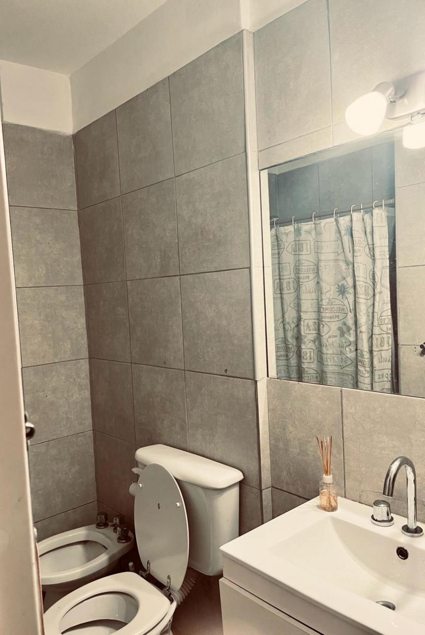 Departamento de 2 Dormitorio con patio en Chacabuco al 200