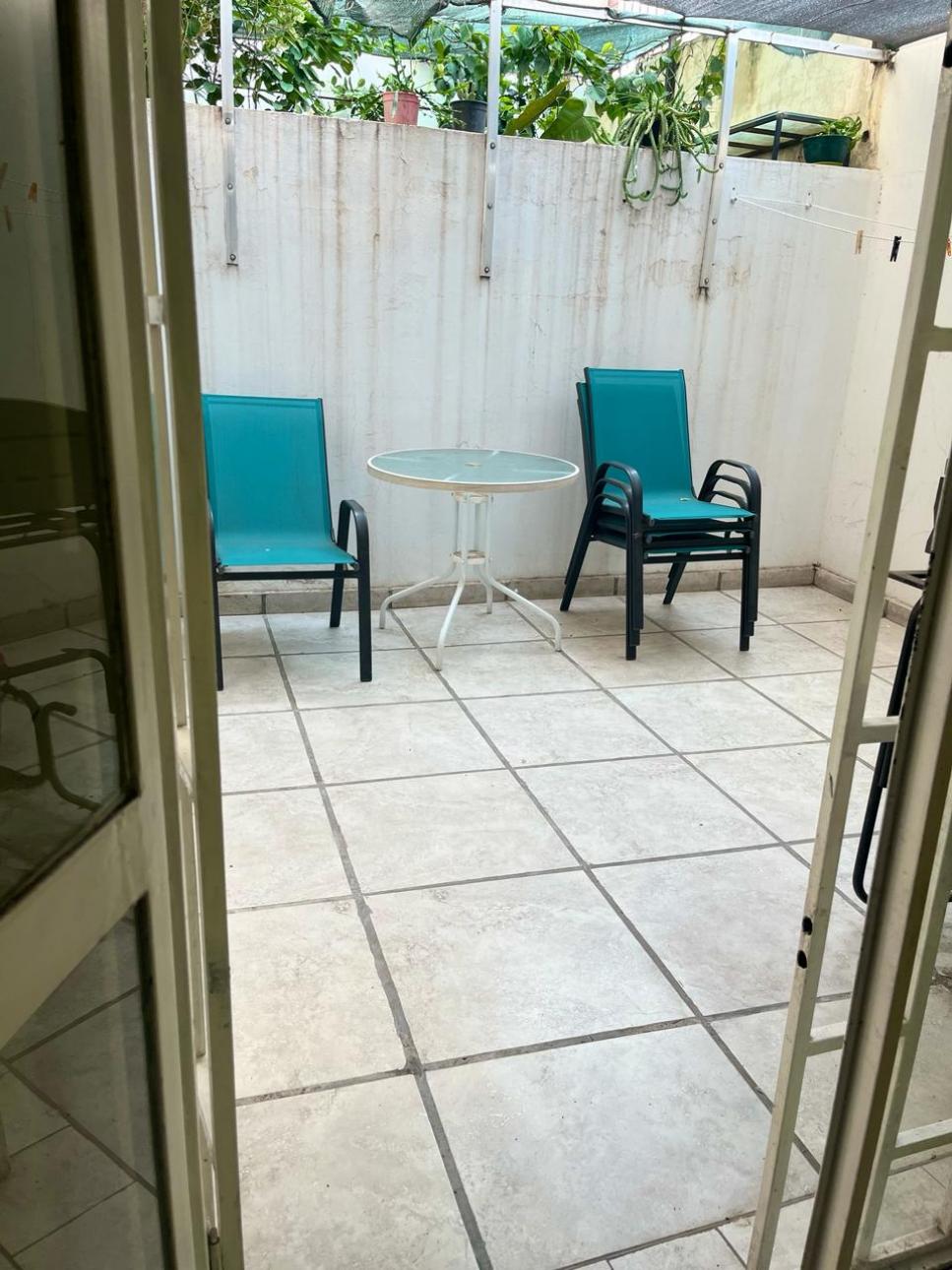 Departamento de 2 Dormitorio con patio en Chacabuco al 200