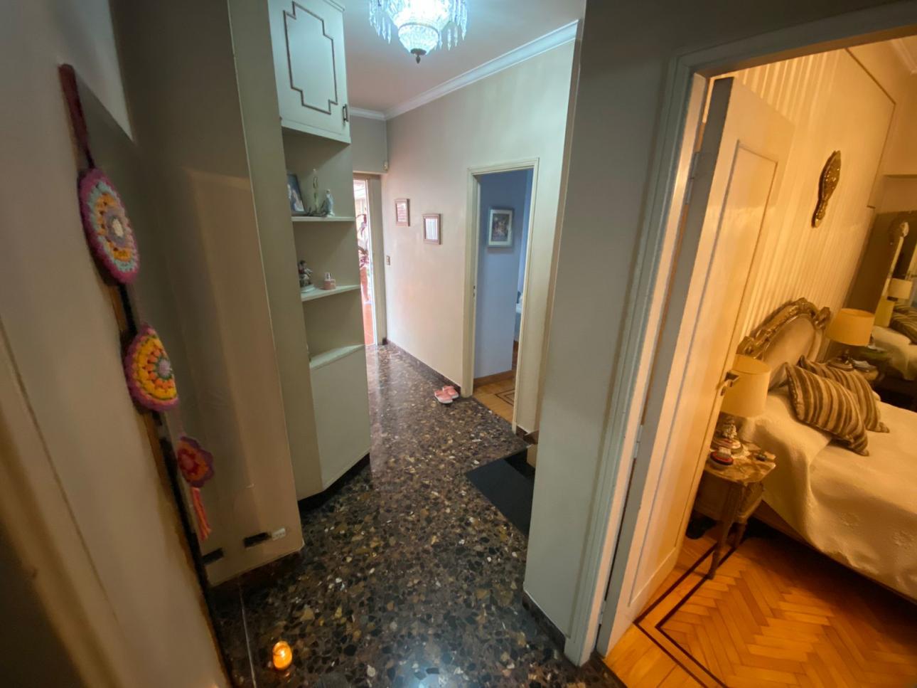 NUEVO VALOR! Chalet de 4 ambientes con local comercial