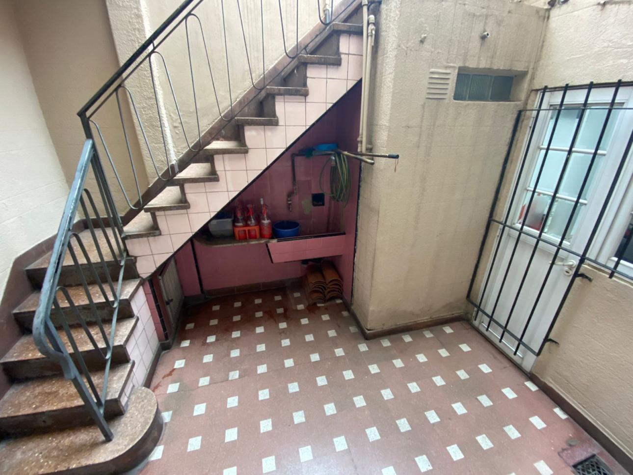 NUEVO VALOR! Chalet de 4 ambientes con local comercial