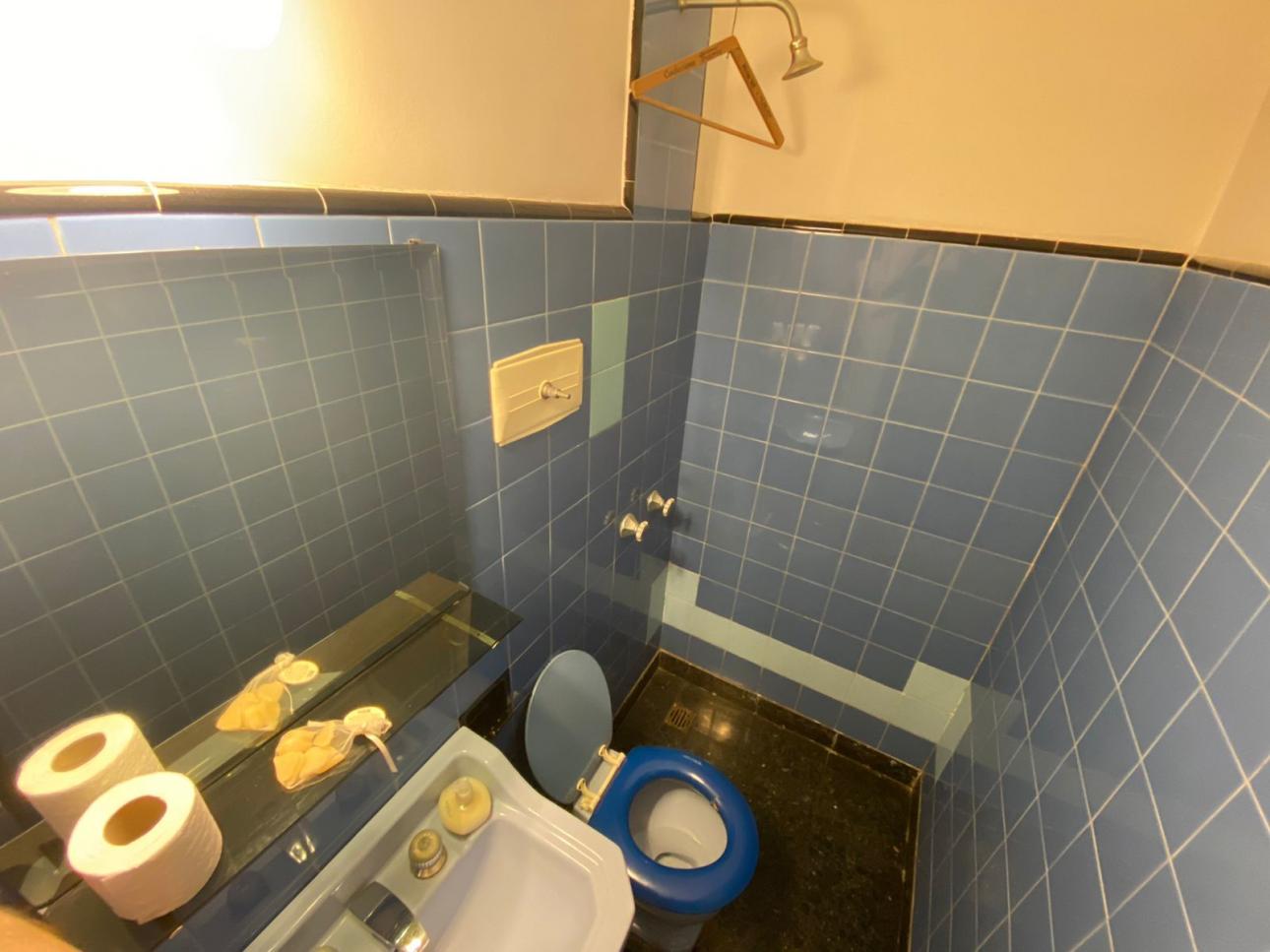 NUEVO VALOR! Chalet de 4 ambientes con local comercial