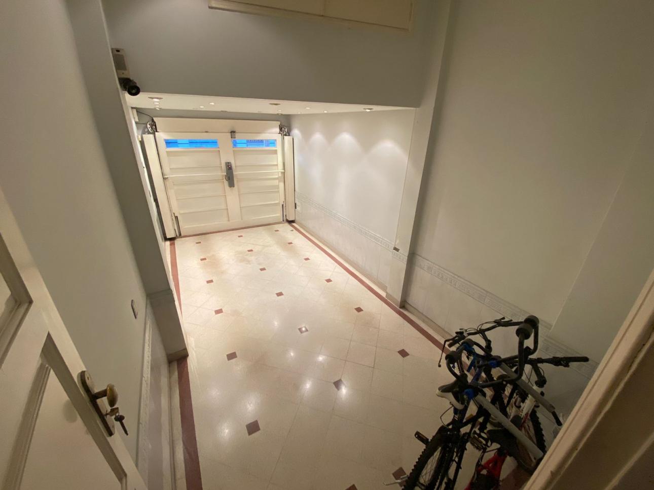NUEVO VALOR! Chalet de 4 ambientes con local comercial