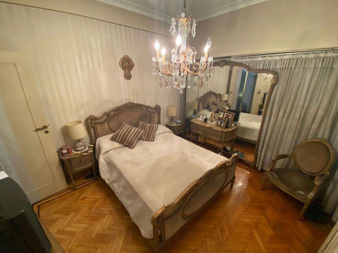 NUEVO VALOR! Chalet de 4 ambientes con local comercial