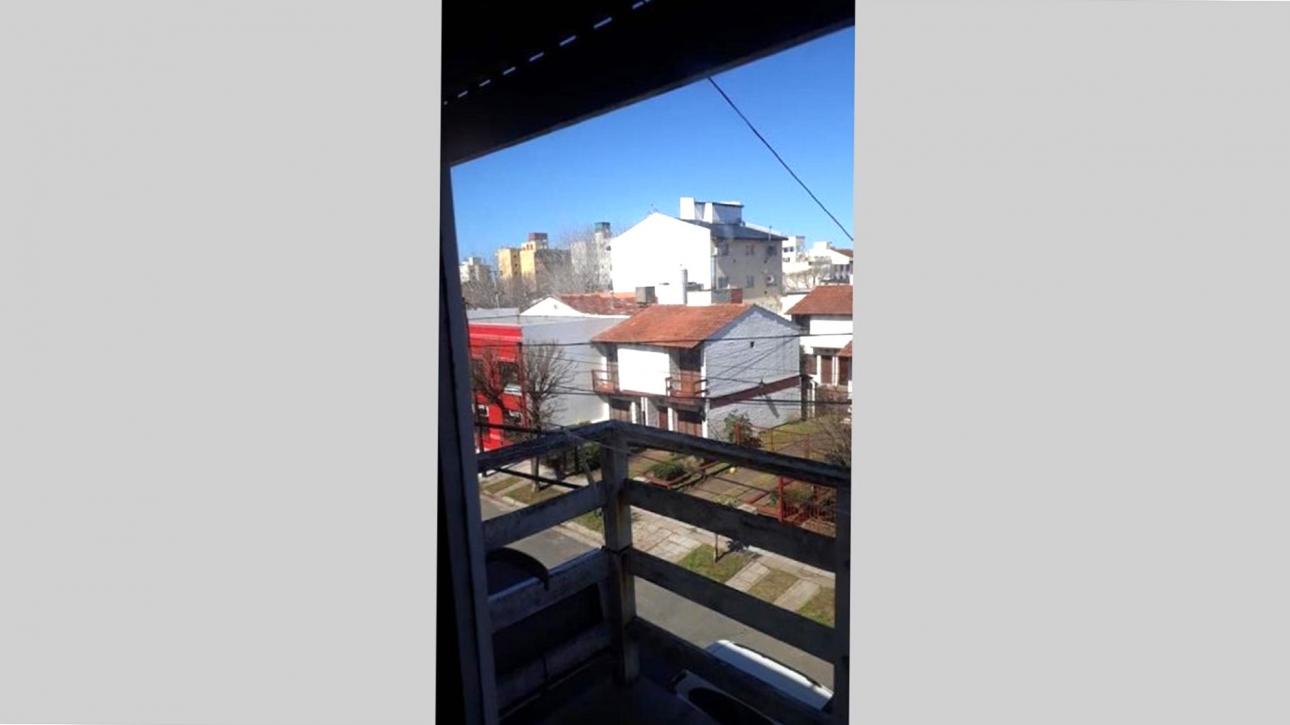 DEPARTAMENTO 2 AMBIENTES, BALCON. EXCELENTE UBICACION