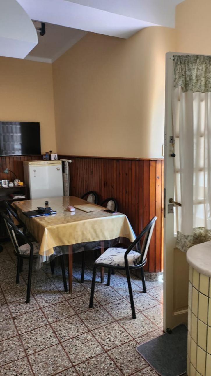IMPORTANTE CASA EN ESQUINA