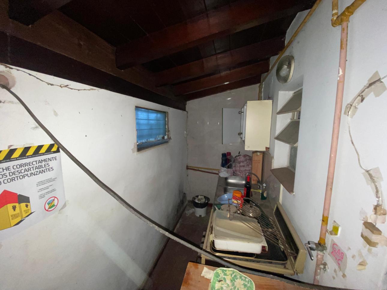 CASA SOBRE LOTE DE 10m X 27m