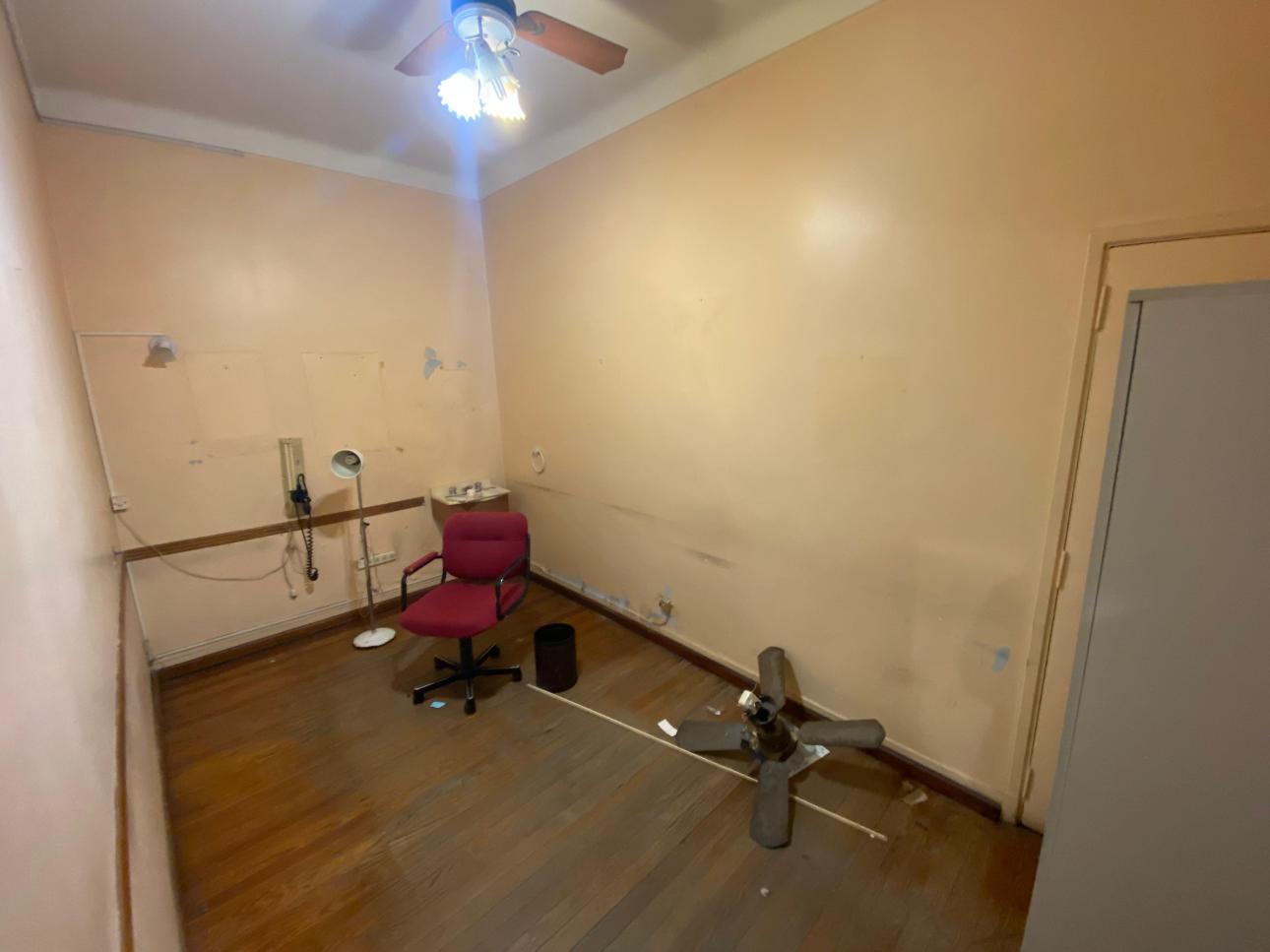CASA SOBRE LOTE DE 10m X 27m