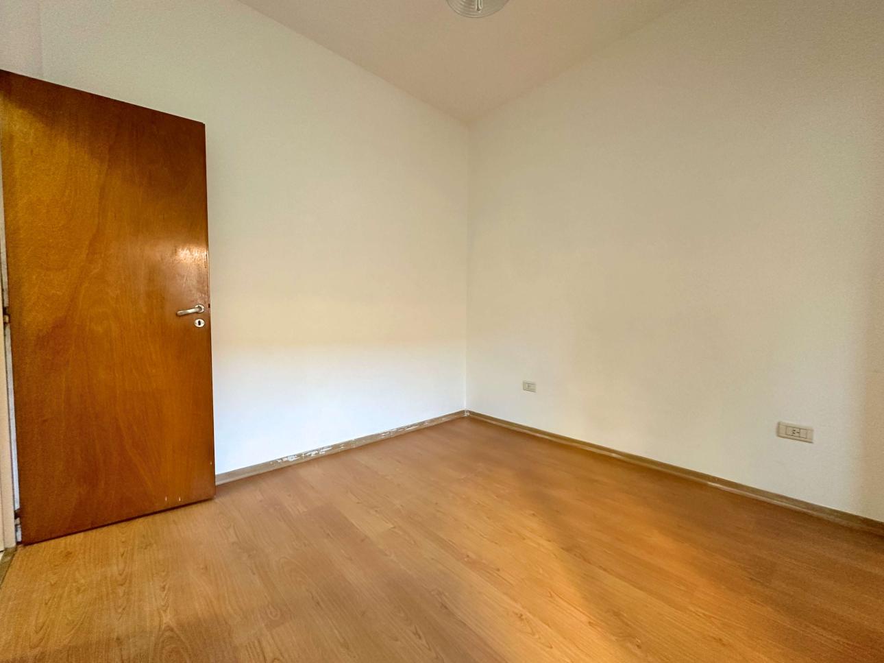 Departamento de 2 ambientes con vestidor y balcon