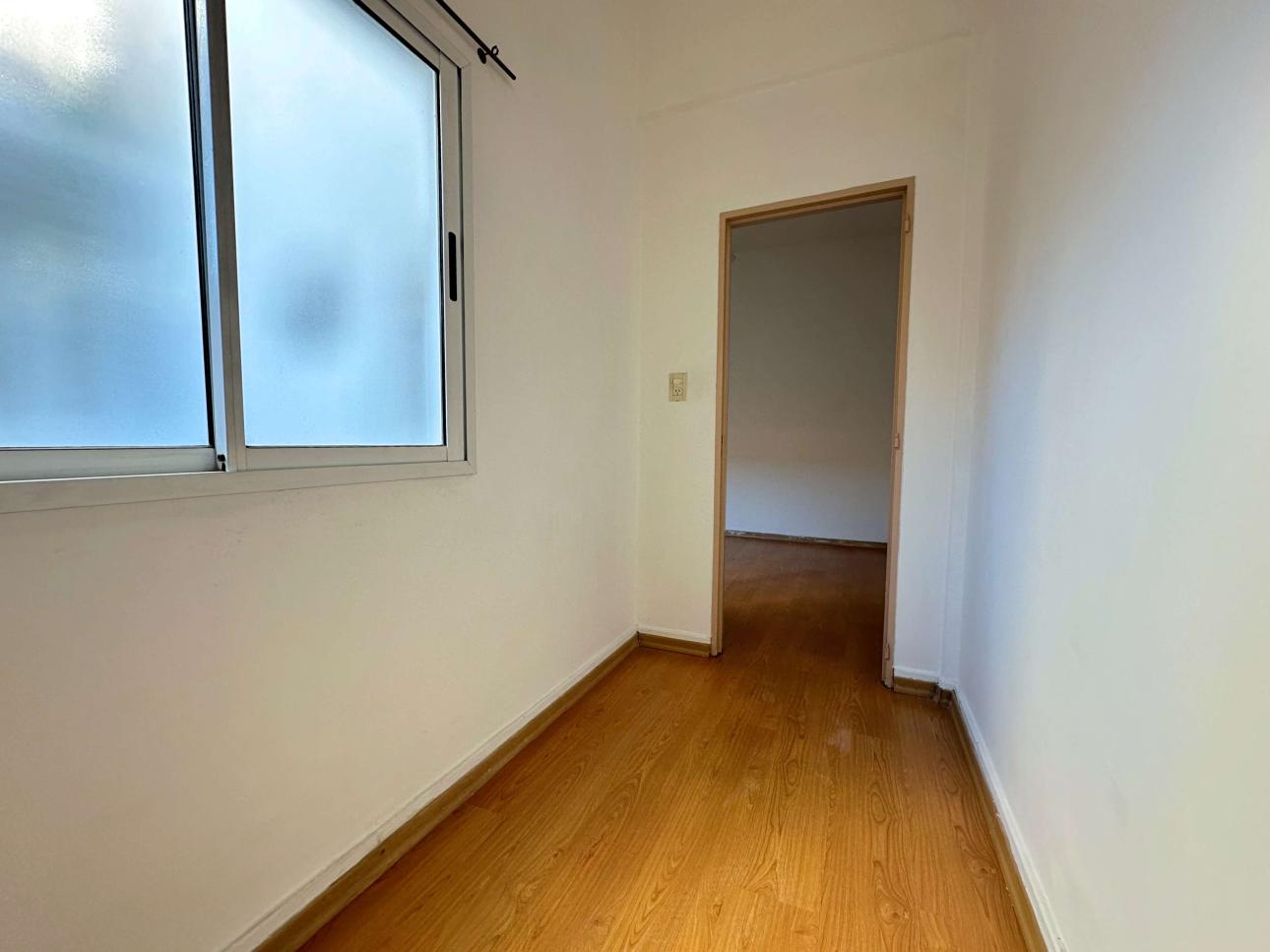 Departamento de 2 ambientes con vestidor y balcon