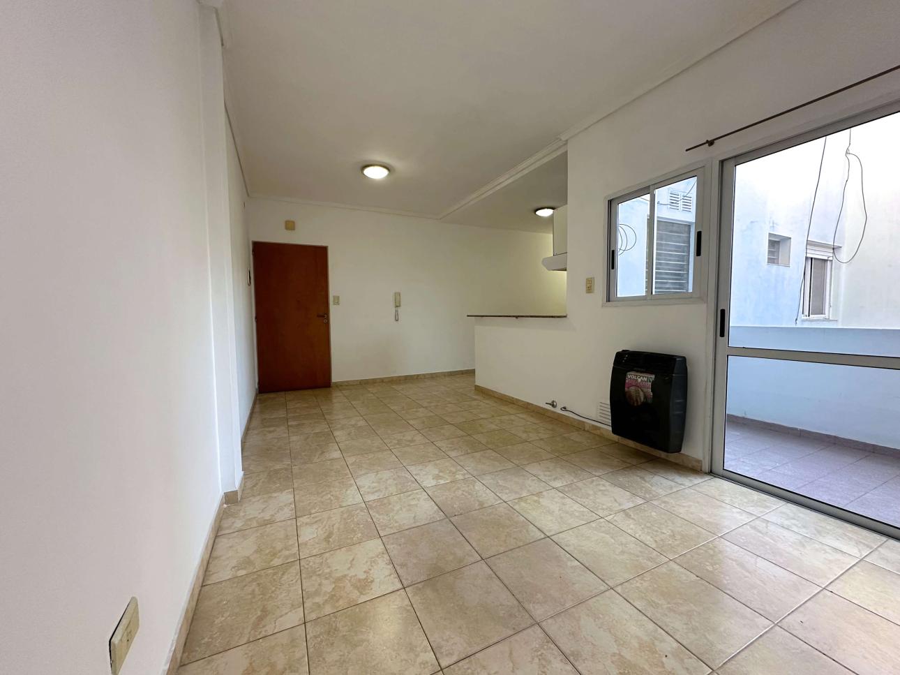 Departamento de 2 ambientes con vestidor y balcon