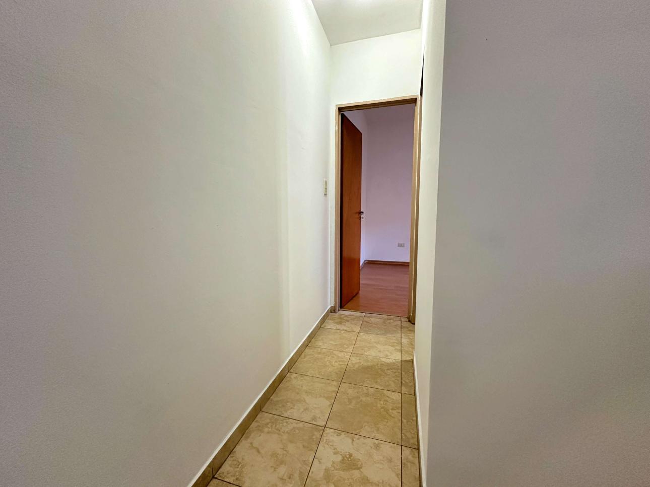 Departamento de 2 ambientes con vestidor y balcon