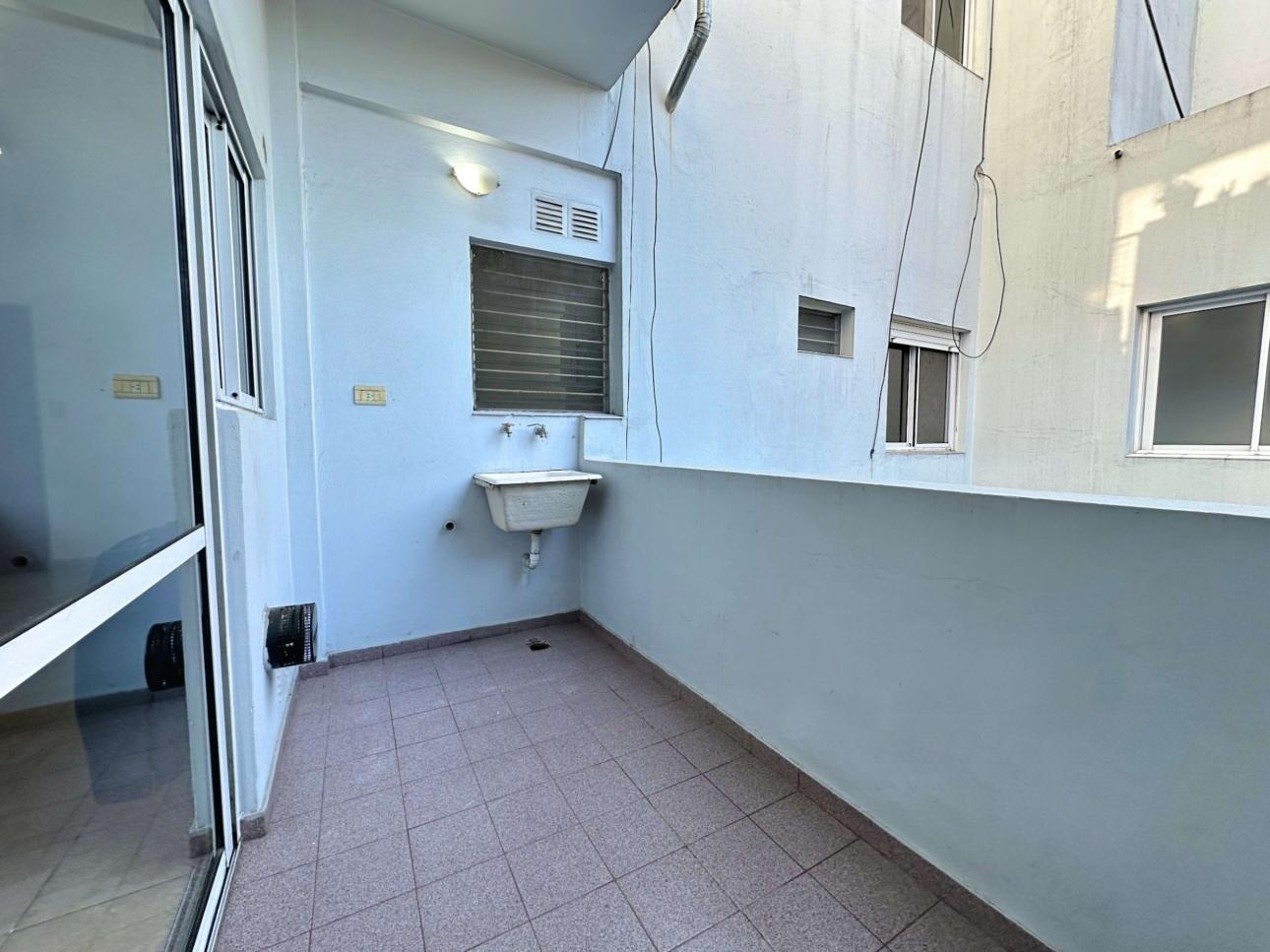 Departamento de 2 ambientes con vestidor y balcon