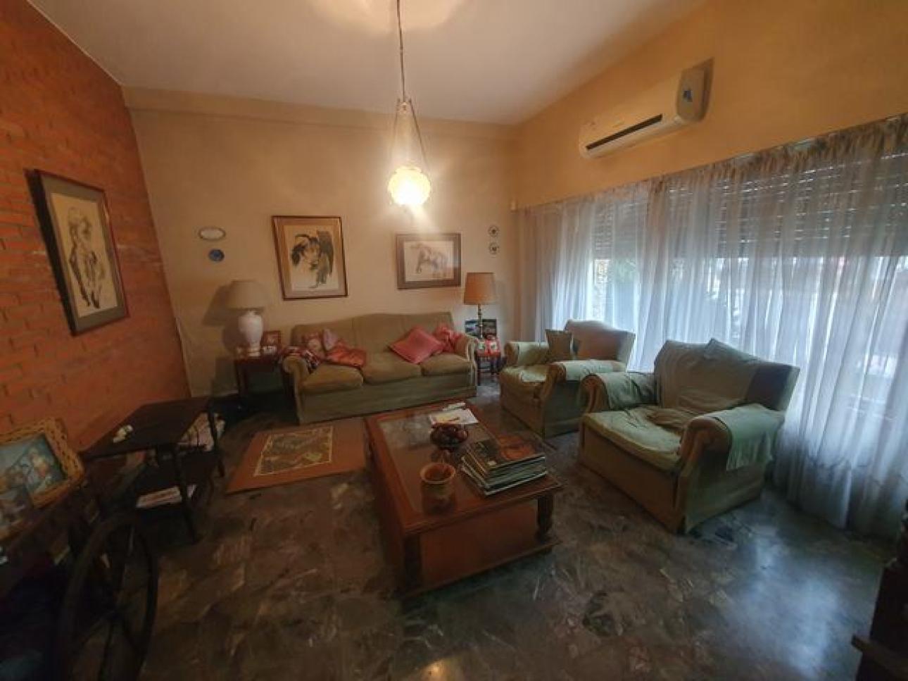 CASA 5 AMB CON GARAGE Y PATIO IDEAL 2 FAMILIAS