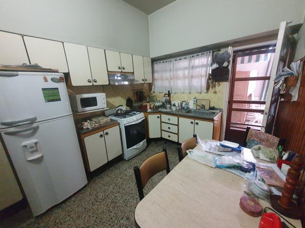CASA 5 AMB CON GARAGE Y PATIO IDEAL 2 FAMILIAS