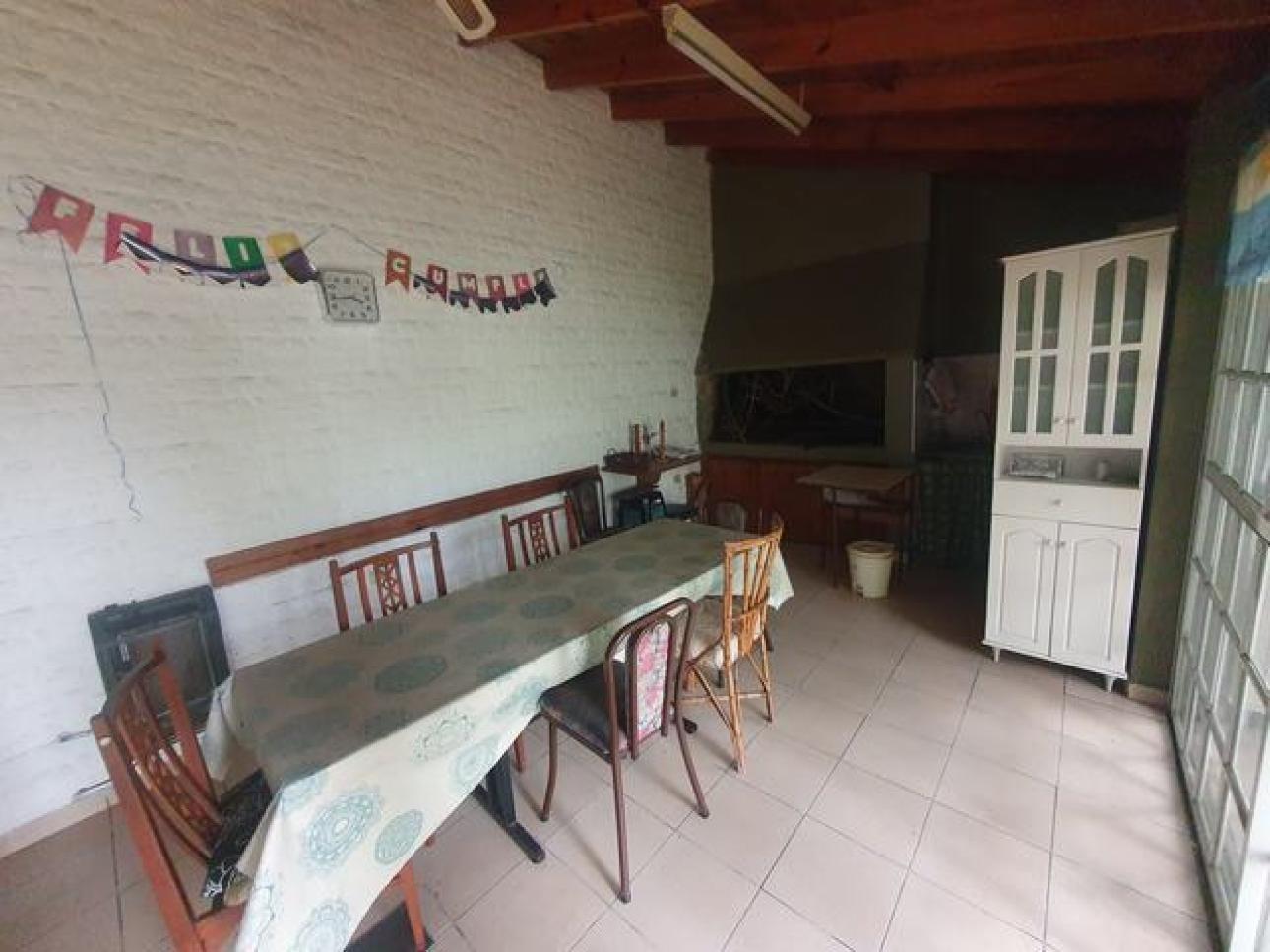 CASA 5 AMB CON GARAGE Y PATIO IDEAL 2 FAMILIAS