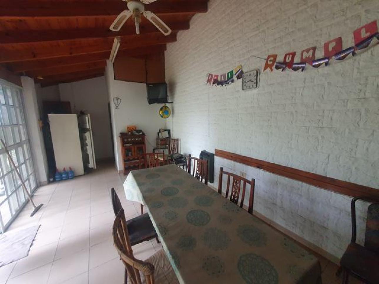 CASA 5 AMB CON GARAGE Y PATIO IDEAL 2 FAMILIAS