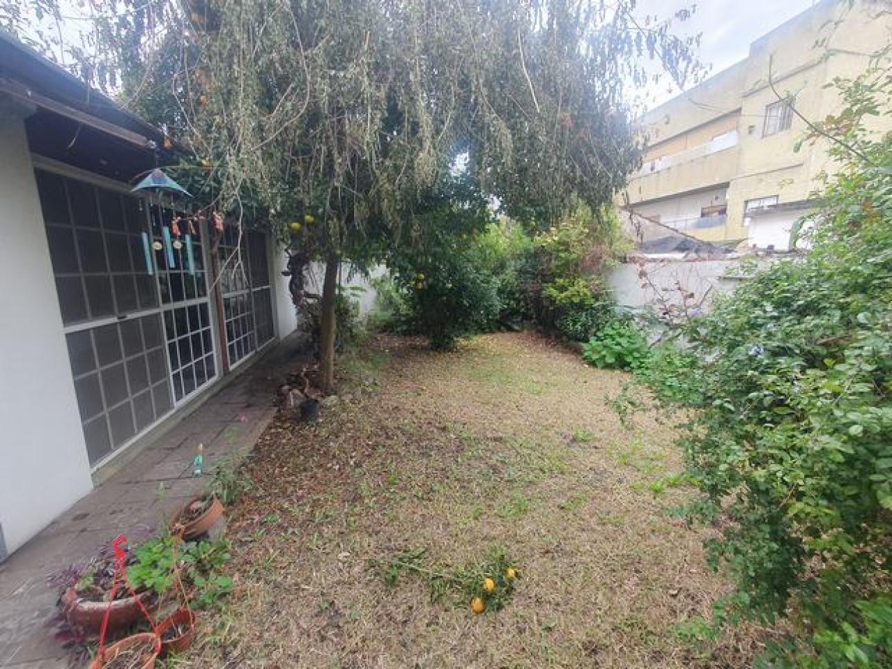 CASA 5 AMB CON GARAGE Y PATIO IDEAL 2 FAMILIAS