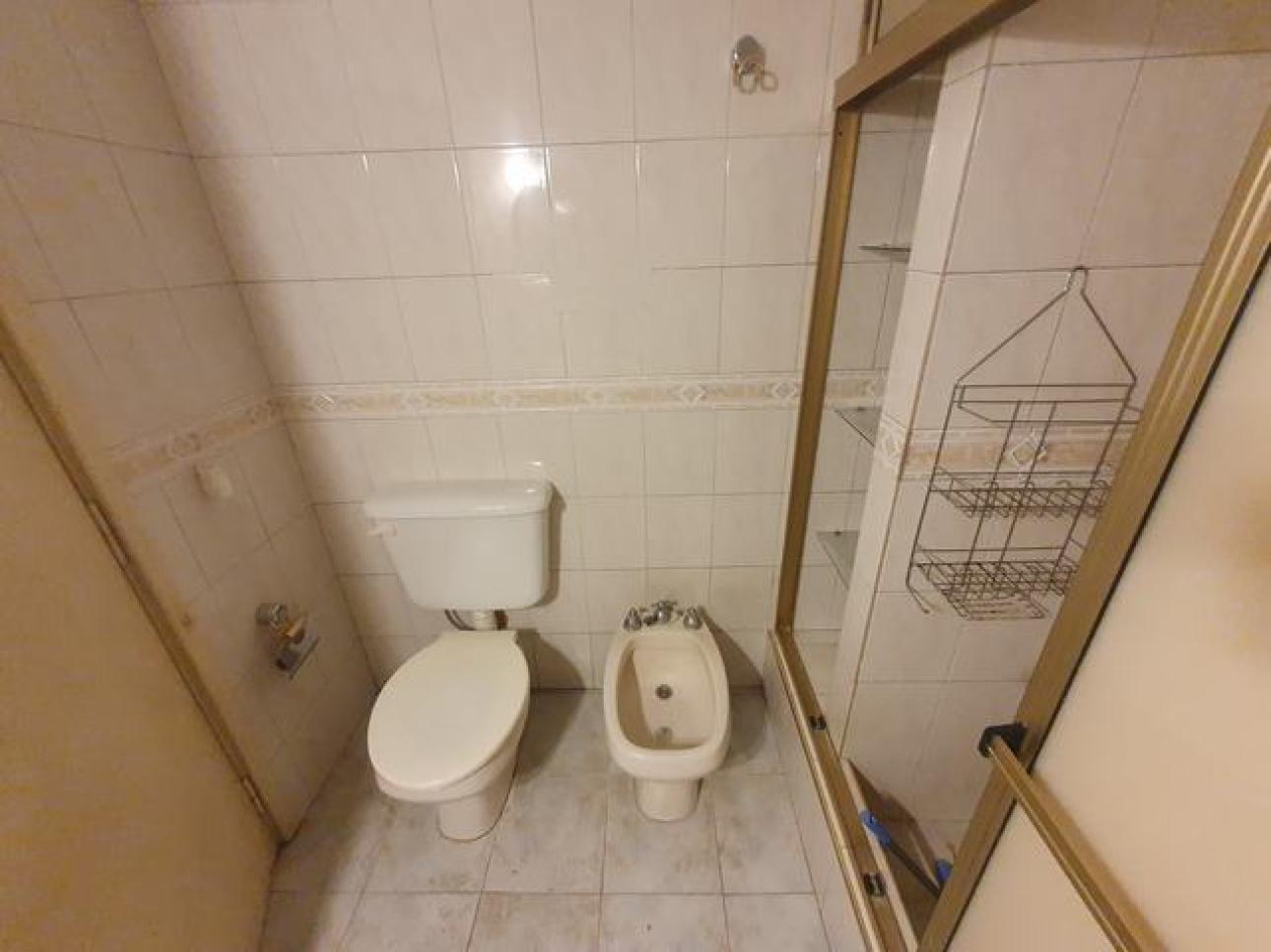 CASA 5 AMB CON GARAGE Y PATIO IDEAL 2 FAMILIAS