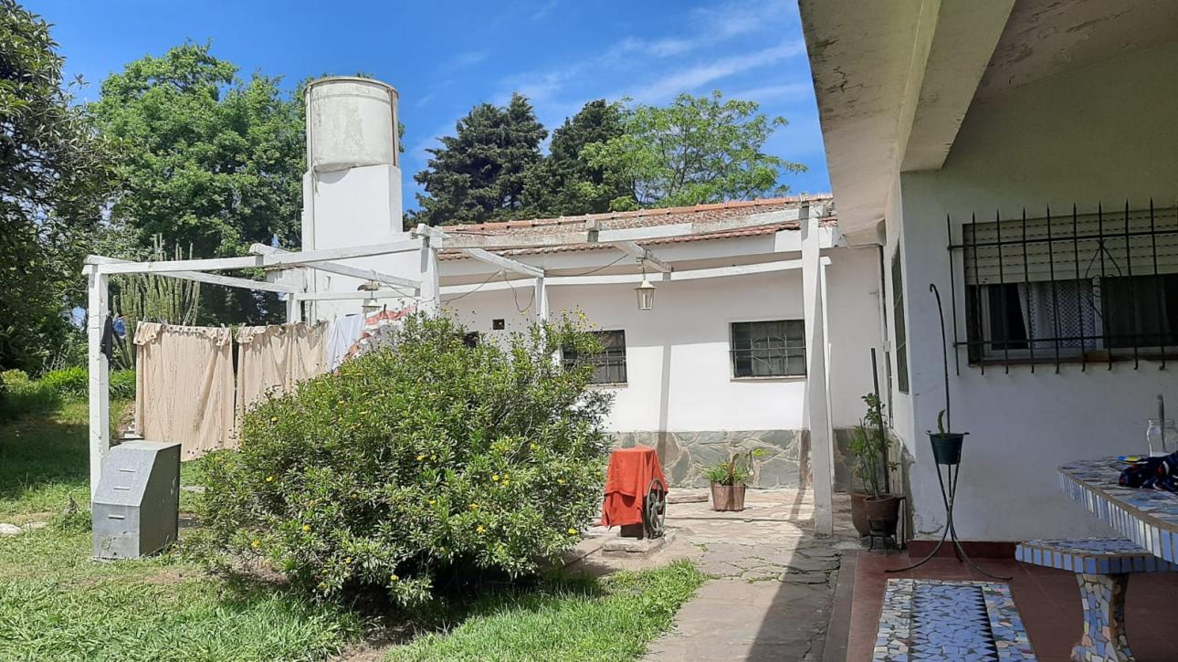 Hermosa casa quinta en el límite de Glew y Guernica