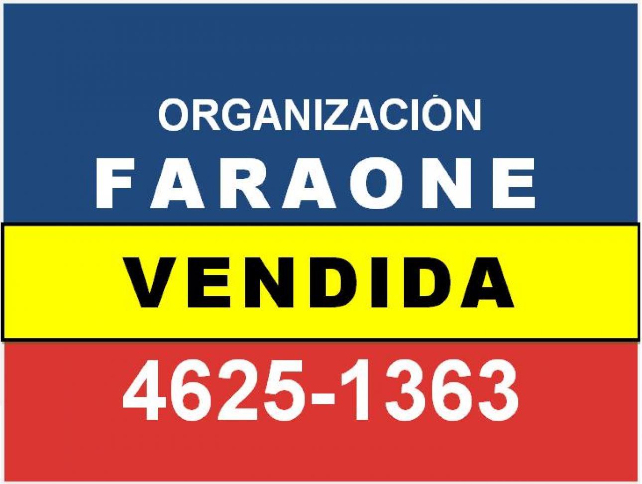 CASA TIPO DEPTO AL FRENTE.- CALLE ALBARELLOS AL 3000 I.C