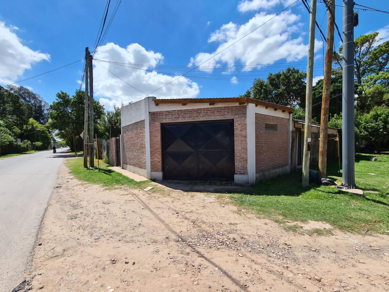 Excelente casa y Lote en esquina de avenida